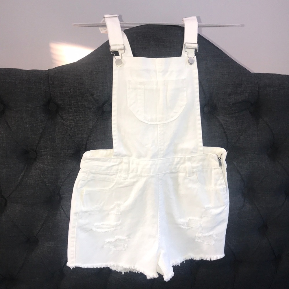 Francesca’s | White Bib’s | Size Med | NWT’s | $25